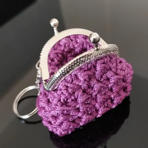 Χειροποίητο μπρελόκ πλεκτό πορτοφολάκι