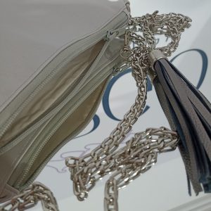 Χειροποίητο τσαντάκι χιαστί.