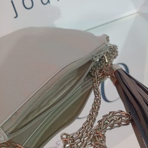 Χειροποίητο τσαντάκι χιαστί.