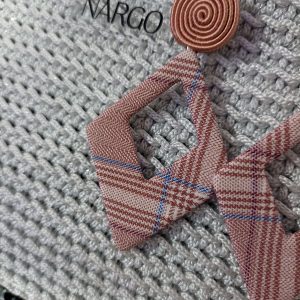 Χειροποίητα σουτάζ σκουλαρίκια ρόμβοι καλυμμένοι από ροζ καρό ύφασμα