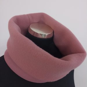 Alternative view of Χειροποίητο φούτερ κασκόλ διπλής όψεως - Ροζ σάπιο μήλο