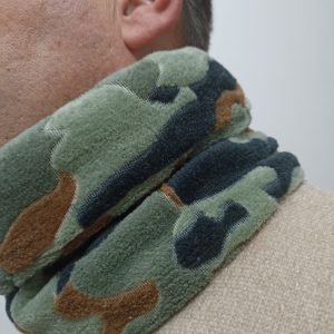 Χειροποίητο κασκόλ λαιμός παραλλαγή κατασκευασμένο από λεπτό οικολογικό γουνάκι.