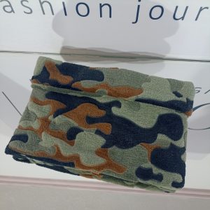 Χειροποίητο κασκόλ λαιμός παραλλαγή κατασκευασμένο από λεπτό οικολογικό γουνάκι.