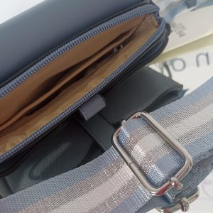 Γυναικείο τσαντάκι χιαστί BAG TO BAG με όψη blue denim.