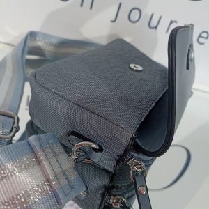 Γυναικείο τσαντάκι χιαστί BAG TO BAG με όψη blue denim.
