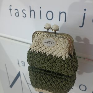 Χειροποίητο πλεκτό πορτοφόλι vintage κλικ κλακ σε λαδί με εκρού.