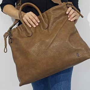 Γυναικεία oversized τσάντα ώμου / χειρός πουγκί - BAG TO BAG - σε καφέ απόχρωση