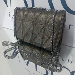 Γυναικεία καπιτονέ τσάντα ώμου / χιαστί σε μπρονζέ απόχρωση.