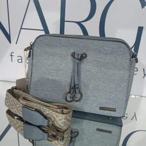 Γυναικεία τσάντα ώμου/χιαστί - BAG TO BAG - σε γαλάζια απόχρωση με μαύρα μεταλλικά στοιχεία.