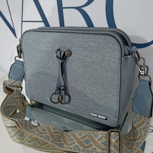 Γυναικεία τσάντα ώμου/χιαστί - BAG TO BAG - σε γαλάζια απόχρωση με μαύρα μεταλλικά στοιχεία.