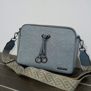 Γυναικεία τσάντα ώμου/χιαστί - BAG TO BAG - σε γαλάζια απόχρωση με μαύρα μεταλλικά στοιχεία.