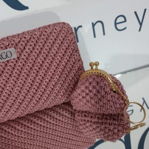 Χειροποίητο μπρελόκ πλεκτό vintage πορτοφολάκι σε ροζ σάπιο μήλο!