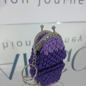 Χειροποίητο μπρελόκ πλεκτό vintage πορτοφολάκι σε μωβ αποχρώσεις!