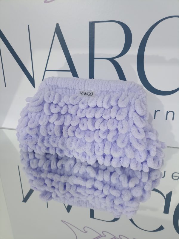 Χειροποίητη puffy τσάντα χειρός (puffy bag), τύπου clutch σε μωβ λιλά.