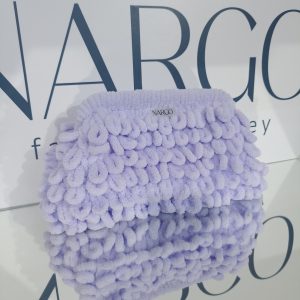 Χειροποίητη puffy τσάντα χειρός (puffy bag), τύπου clutch σε μωβ λιλά.