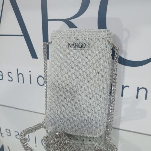 Χειροποίητο πλεκτό τσαντάκι - θήκη κινητού από λευκό νήμα με ασημί μεταλλόνημα για έξτρα λάμψη!