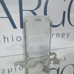 Χειροποίητο πλεκτό τσαντάκι - θήκη κινητού από λευκό νήμα με ασημί μεταλλόνημα για έξτρα λάμψη!