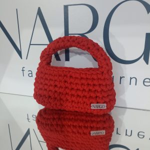 Χειροποίητη πλεκτή κόκκινη τσάντα χειρός.