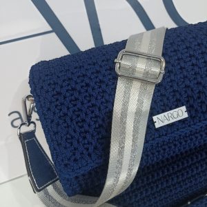 Alternative view of Πλεκτή μπλε τσάντα ώμου / χιαστί με ιμάντα