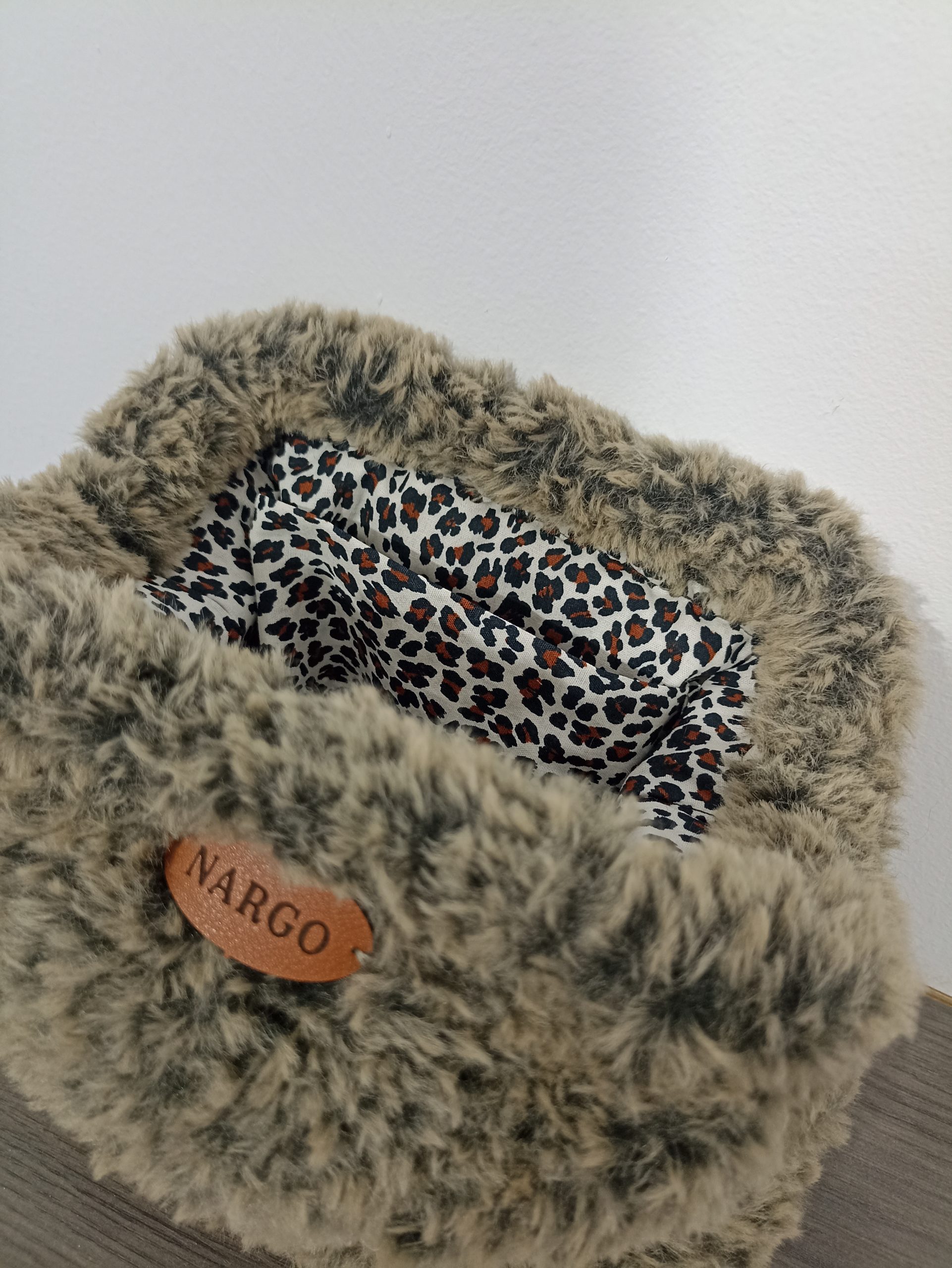 Πλεκτή γούνινη τσάντα clutch - Μπεζ με μαύρο - Image 4