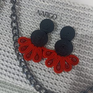 Χειροποίητα σκουλαρίκια σουτάζ σε μαύρο-κόκκινο