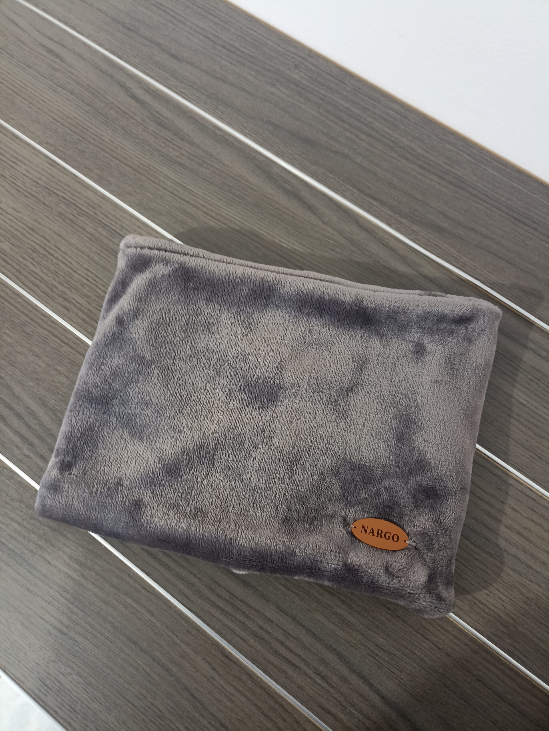 Χειροποίητο γούνινο κασκόλ περιλαίμιο σε γκρι-μπεζ