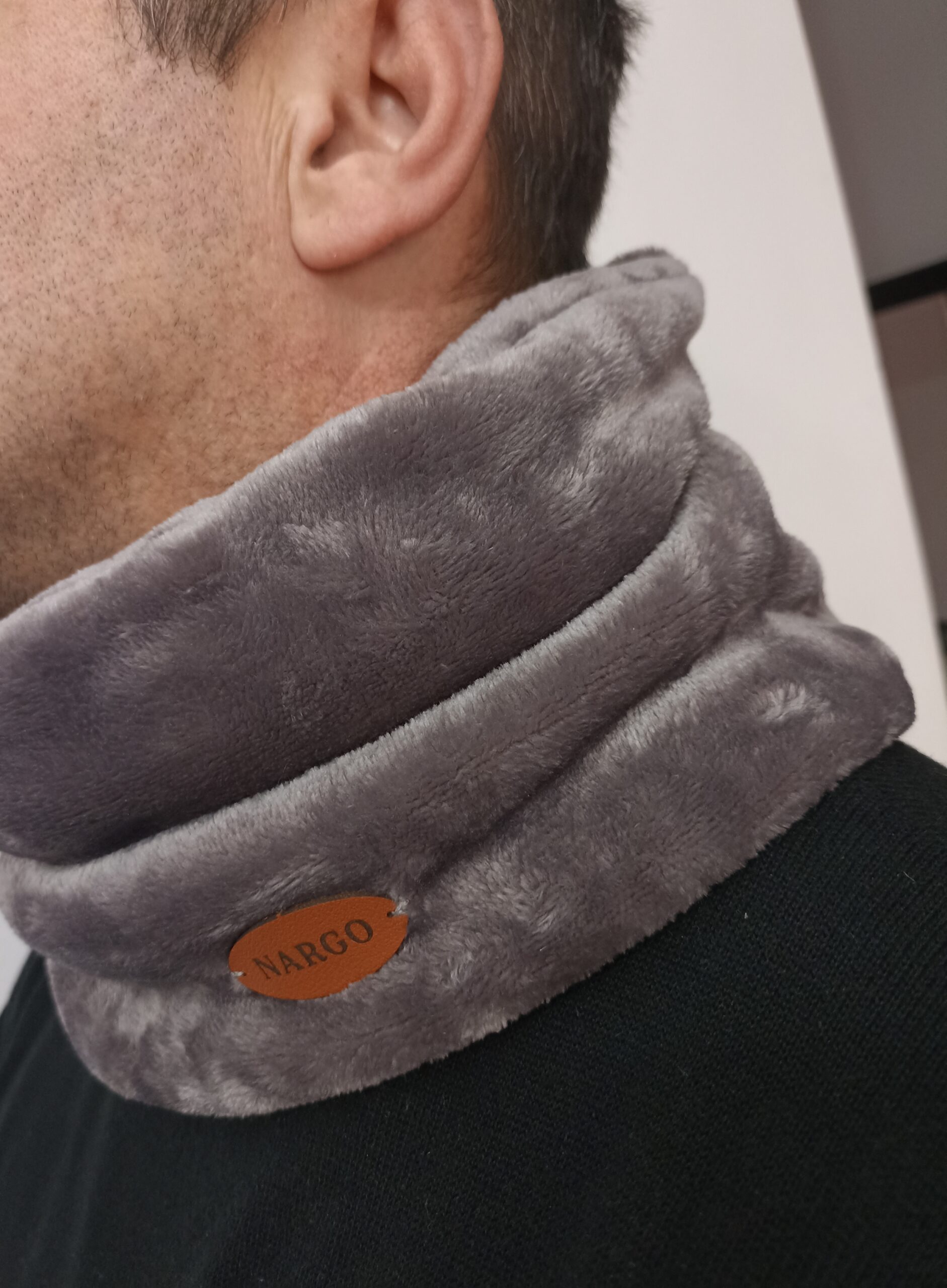 Χειροποίητο γούνινο κασκόλ περιλαίμιο σε γκρι-μπεζ