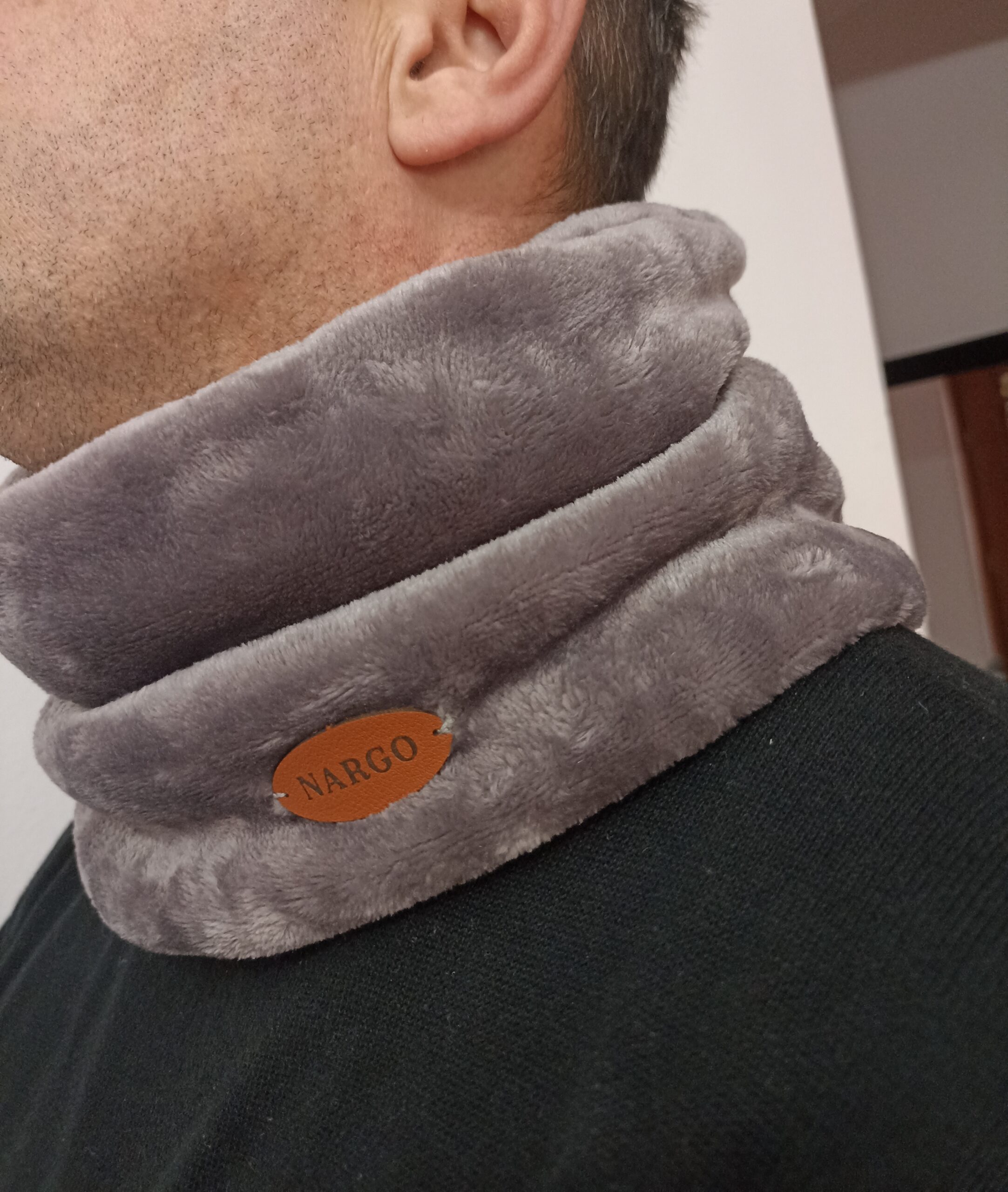 Χειροποίητο γούνινο κασκόλ περιλαίμιο σε γκρι-μπεζ