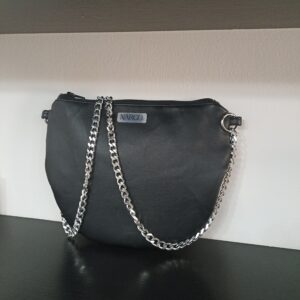 Χειροποίητο μαύρο τσαντάκι χιαστί με αλυσίδα