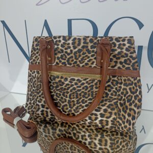 Γυναικεία λεοπάρ τσάντα ώμου σε υπέροχες καφέ, μπεζ και μαύρες αποχρώσεις.
