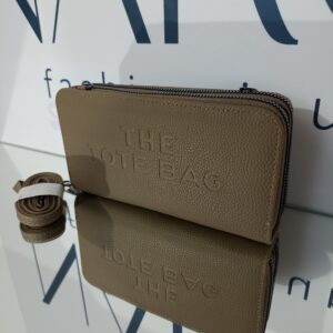 Γυναικείο καφέ πορτοφόλι δύο θέσεων