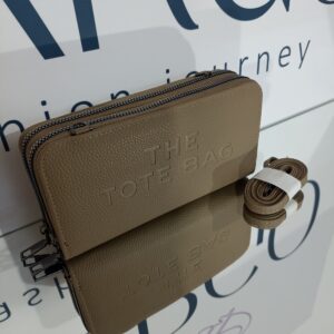 Γυναικείο καφέ πορτοφόλι δύο θέσεων