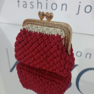 Χειροποίητο πλεκτό πορτοφόλι κλικ κλακ με μεταλλικό κούμπωμα.