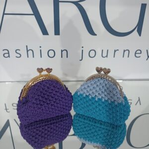 Σετ 2 πλεκτά πορτοφόλια κλικ κλακ με μεταλλικό κούμπωμα.