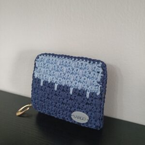 Χειροποίητο πλεκτό πορτοφολάκι με φερμουάρ.