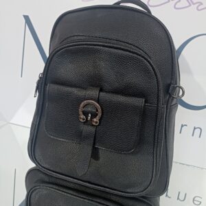 Γυναικείο μαύρο σακίδιο πλάτης (backpack) με μαύρα μεταλλικά στοιχεία!