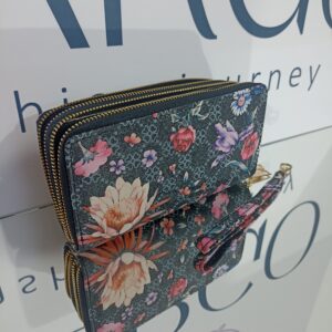 Γυναικείο πορτοφόλι floral με διπλό φερμουάρ.