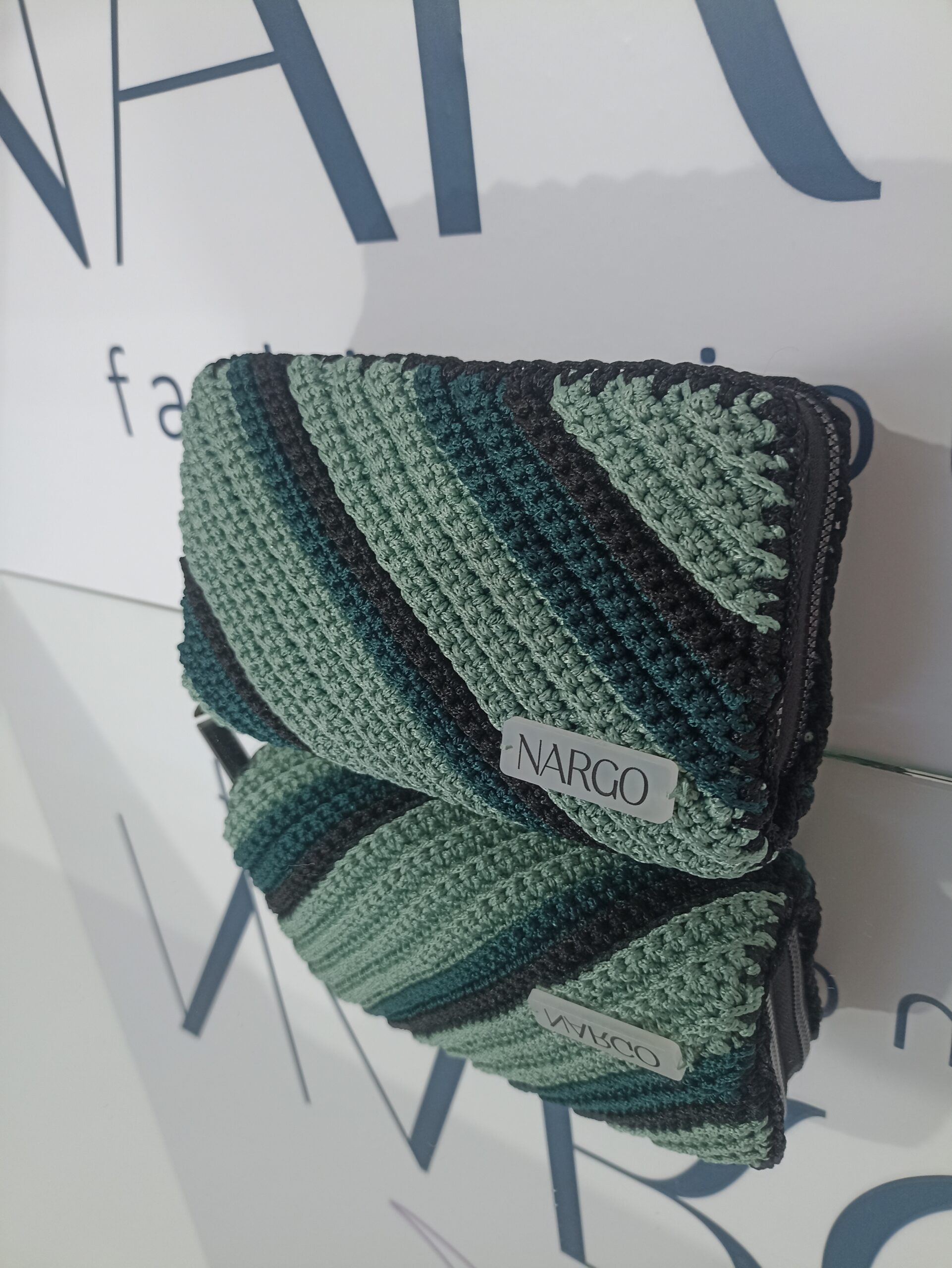 Χειροποίητο πλεκτό πορτοφόλι με διπλό φερμουάρ - Πράσινο μέντας - Κυπαρισσί - Μαύρο