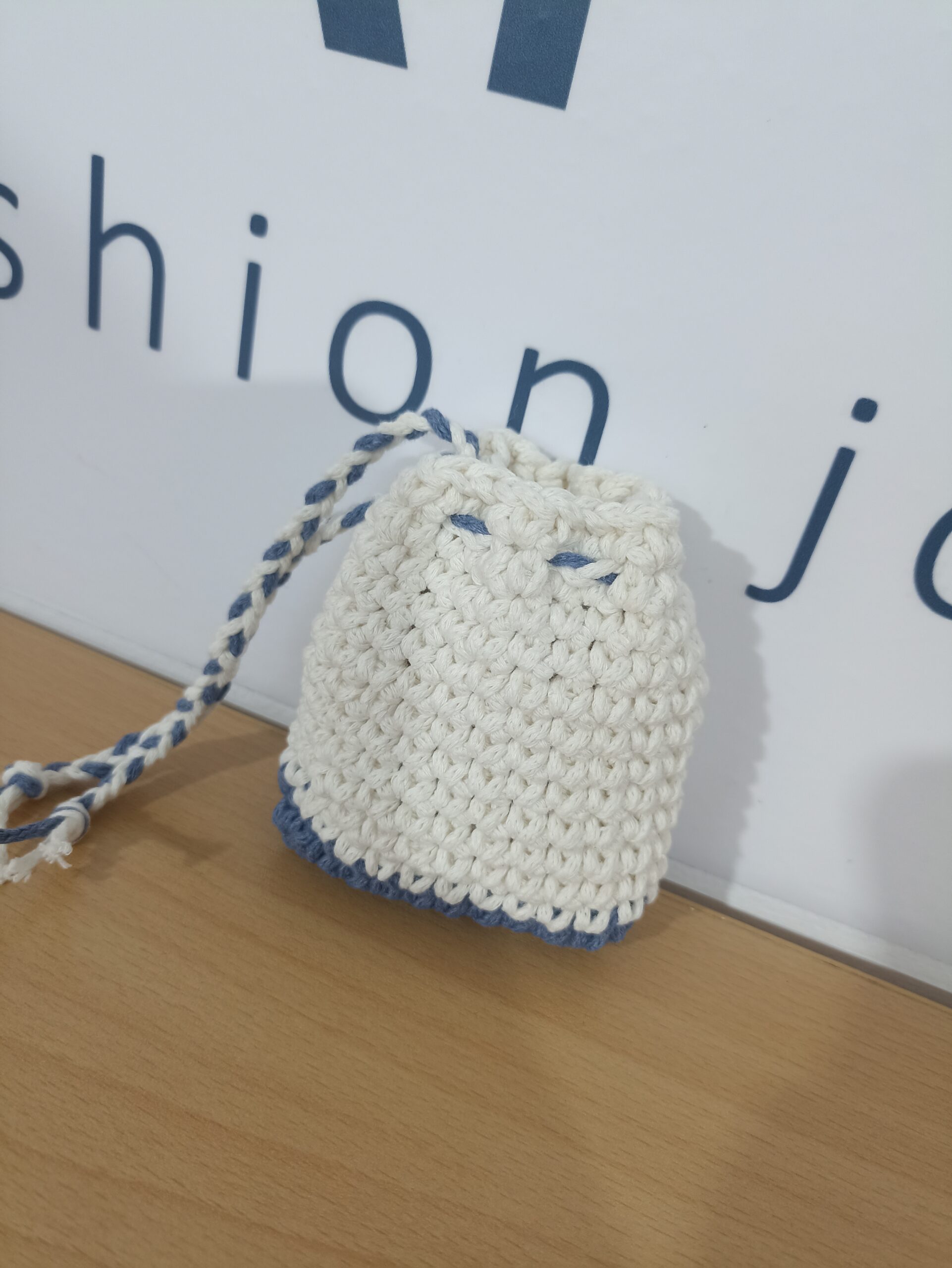 Πλεκτό Mini Pouch για AirPods