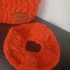 Πλεκτό βελούδινο scrunchie σε κοραλλί απόχρωση 