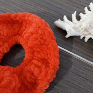 Alternative view of Πλεκτό βελούδινο scrunchie - Κοραλλί