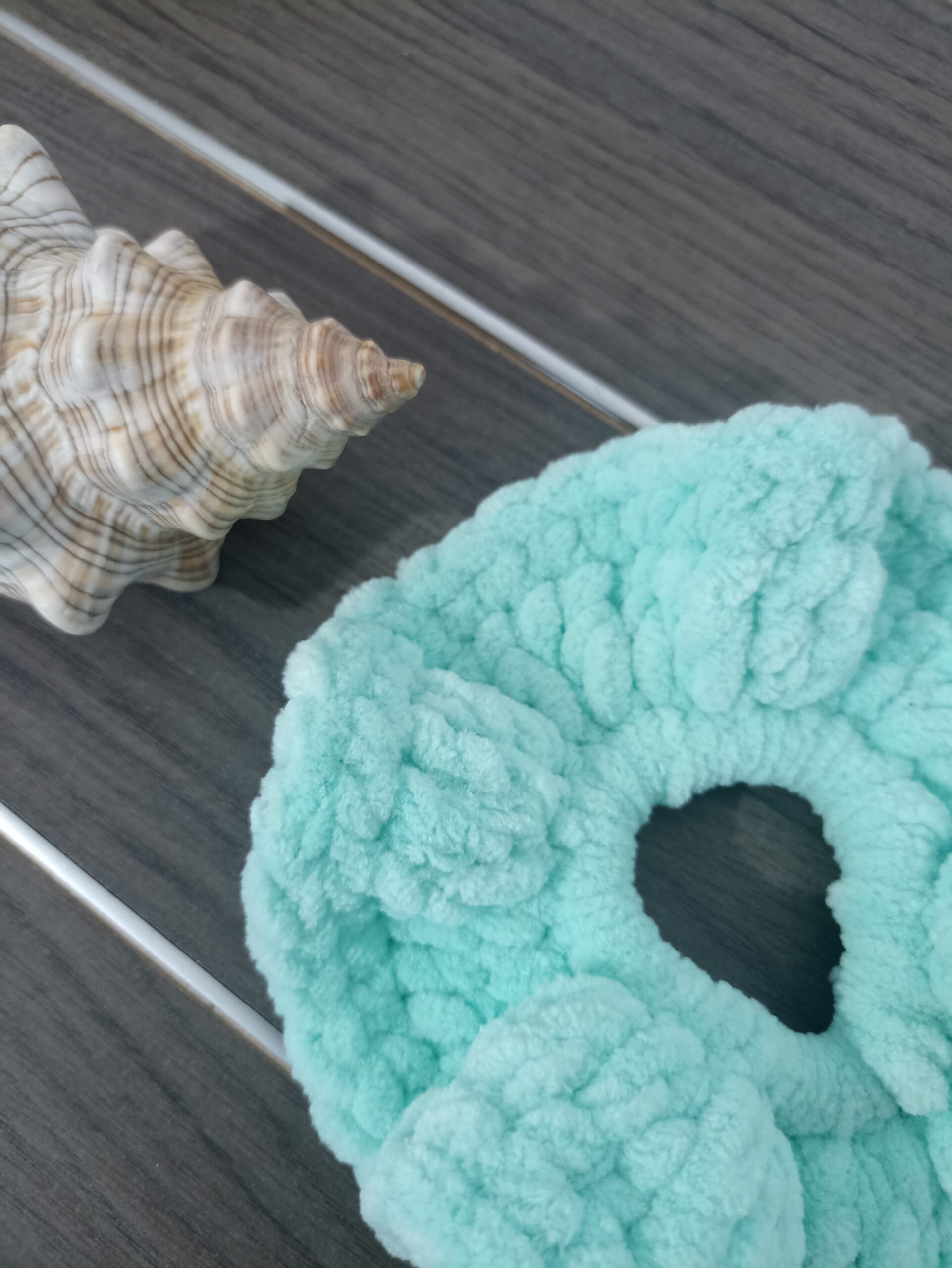 Πλεκτό βελούδινο scrunchie - Πράσινο μέντας - Image 2